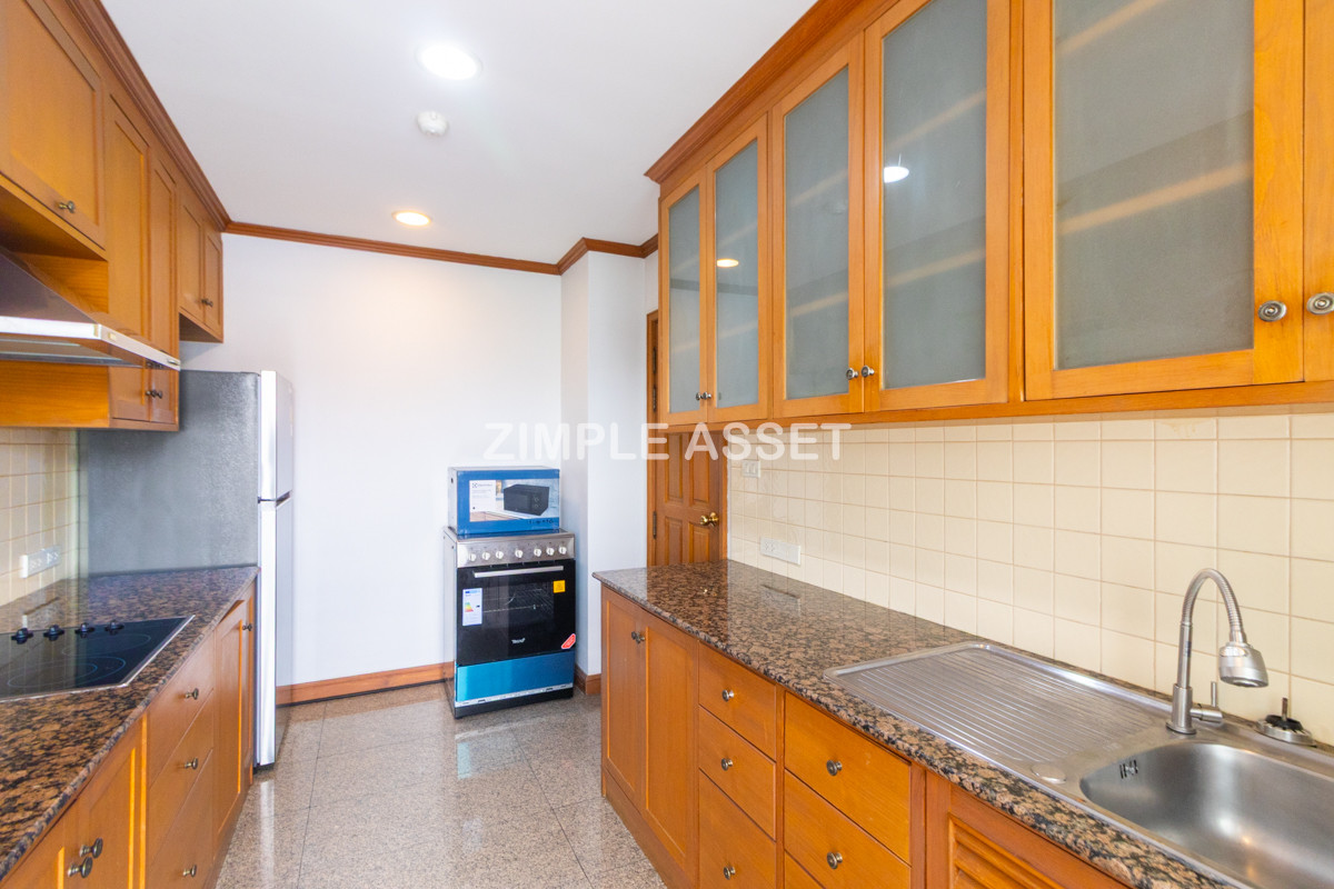 For RentSukhumvit, Asoke, Thonglor : Line ID: @zimple_asset  Residence for Rent in Soi Sawatdi, Sukhumvit. Spacious rooms, fully furnished, prime location.