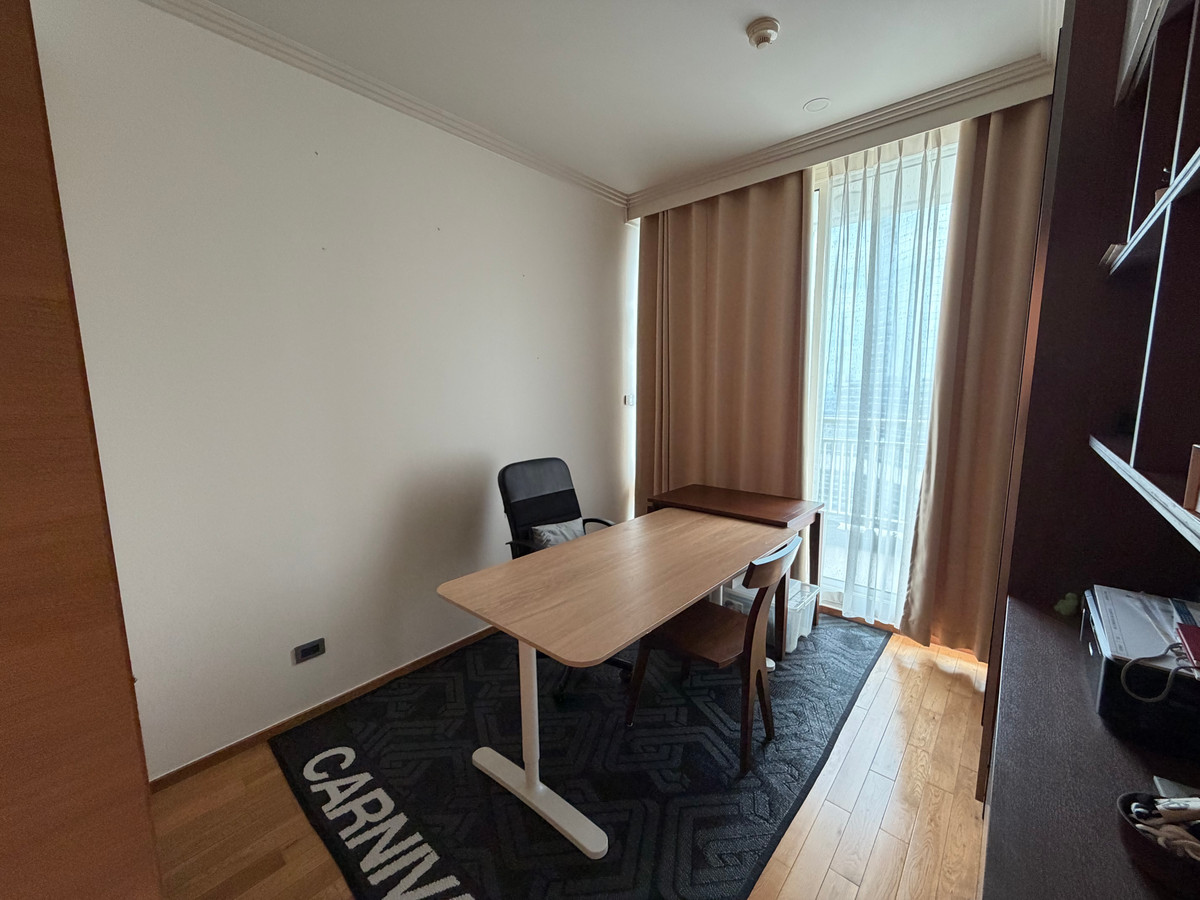 ขายคอนโดสาทร นราธิวาส : ✨ For Sale : The Empire Place ✨ 💰 Only 20,500,000 THB