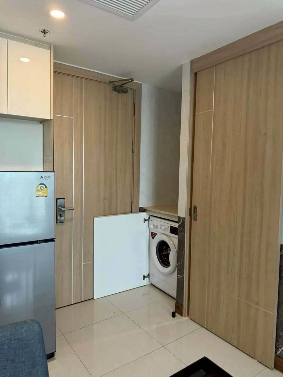 For SaleCondoPattaya, Bangsaen, Chonburi : Sea view condo for sale, The Riviera Jomtien, 33rd floor, city view, size 34.45 sq m, 1 bedroom, price 5,000,000 baht.