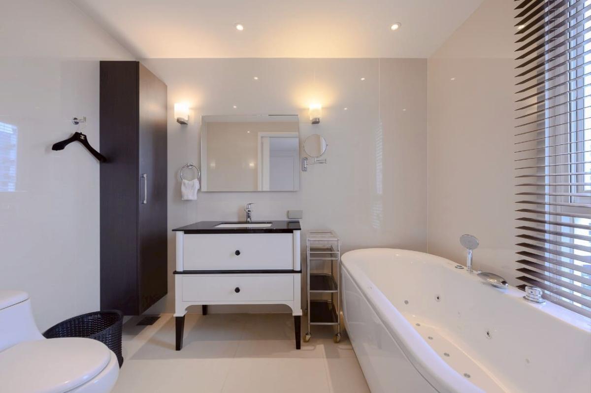 For RentCondoNana, North Nana,Sukhumvit13, Soi Nana : 🔥For urgent rent🔥The Oleander Sukhumvit 11, near BTS Nana / MRT Phetchaburi, fully furnished, ready to move in