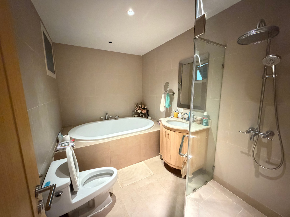 ขายคอนโดสาทร นราธิวาส : ✨ For Sale : The Empire Place ✨ 💰 Only 20,500,000 THB