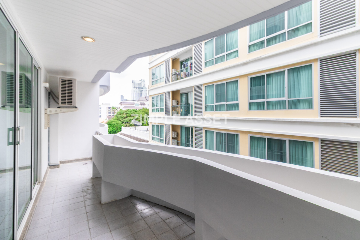 For RentSukhumvit, Asoke, Thonglor : Line ID: @zimple_asset  Residence for Rent in Soi Sawatdi, Sukhumvit. Spacious rooms, fully furnished, prime location.
