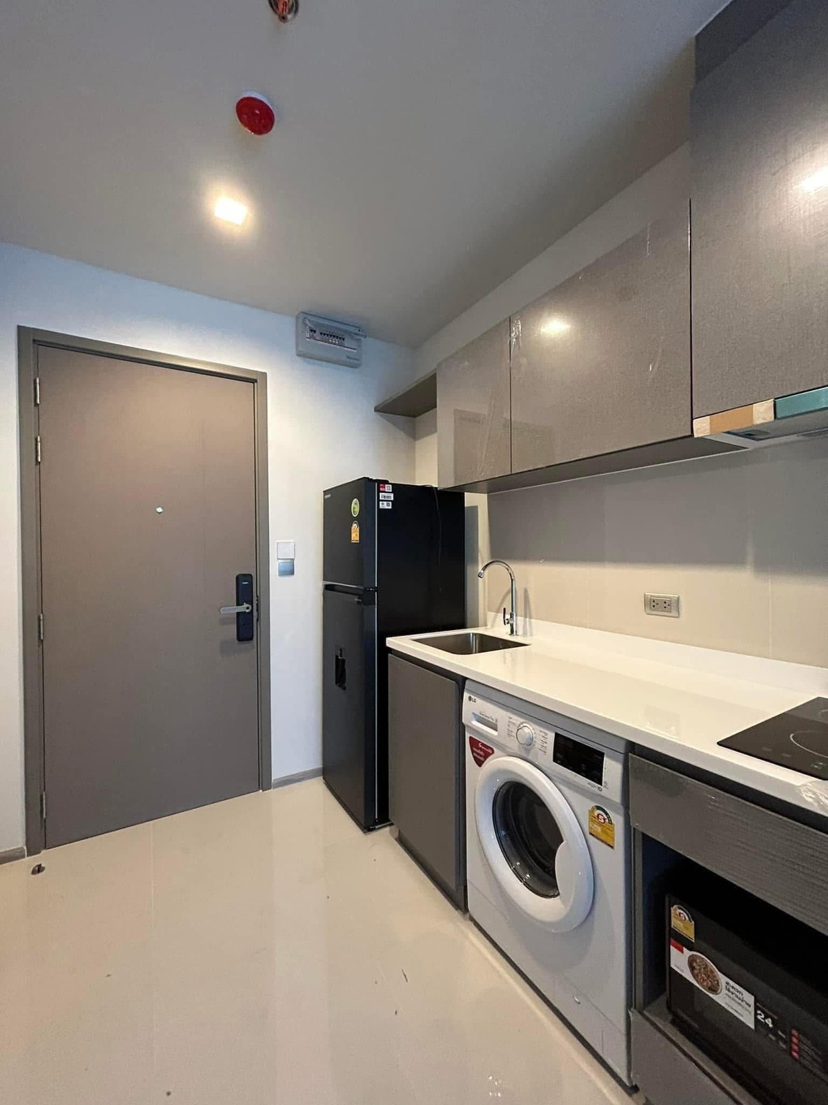 For RentCondoRama9, Petchburi, RCA : Life Asoke Hype for rent, 24,000 baht [JZr251118]