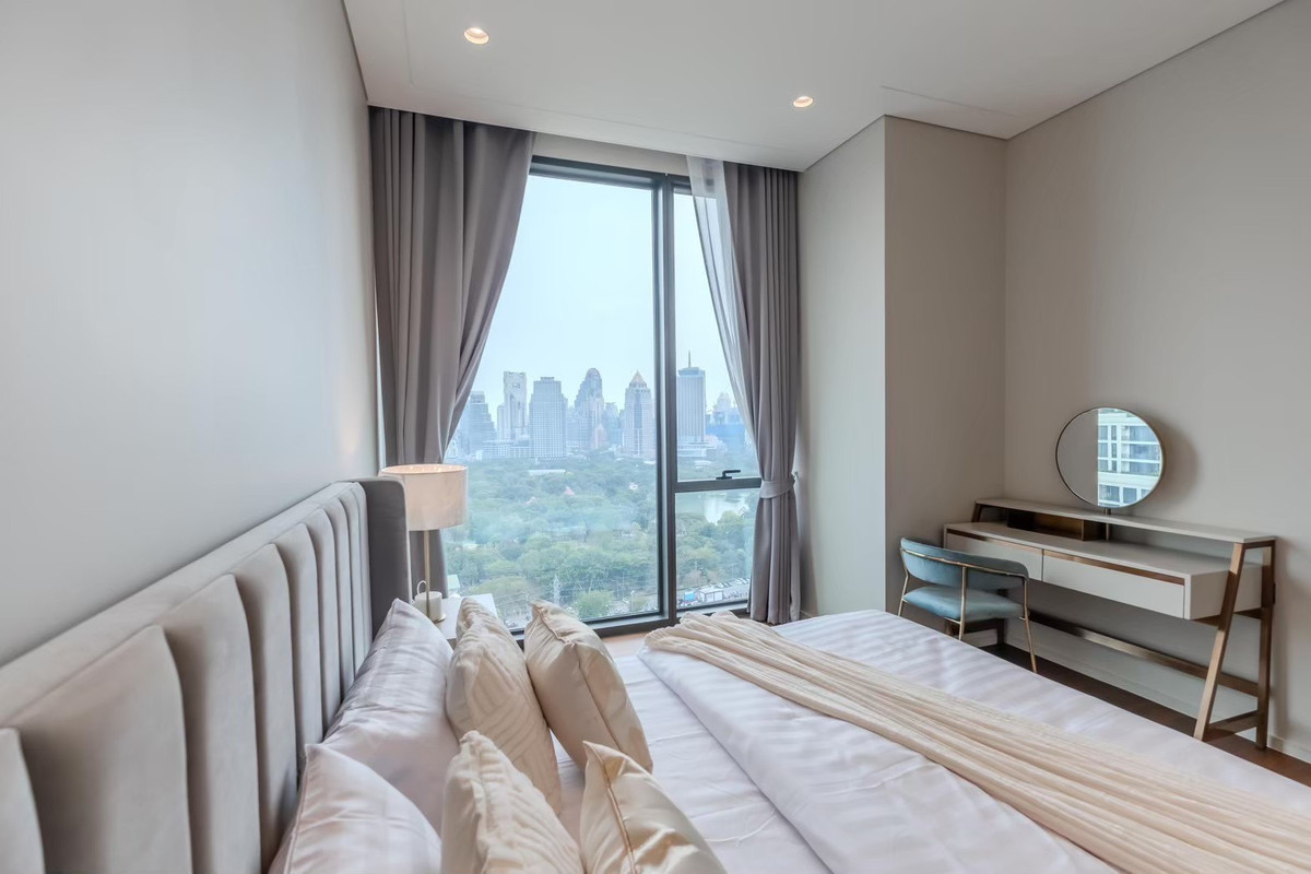 CondoWitthayu, Chidlom, Langsuan, Ploenchit : 🌇A Parkside Sanctuary at Sindhorn Kempinski Residence