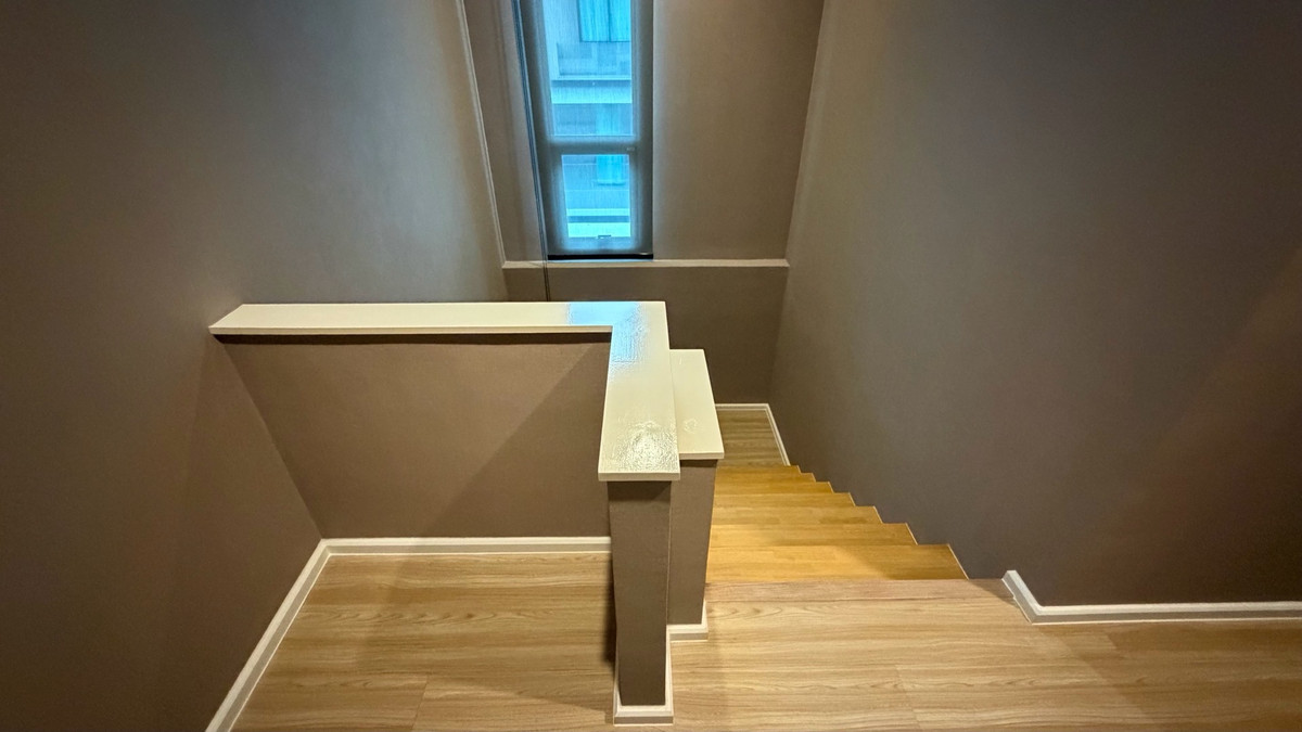 For SaleTownhomePattanakan, Srinakarin : Urgent sale, great price, Navana Define Srinakarin-Rama 9, luxury townhome, 3 floors, large functions, good value, premium location.