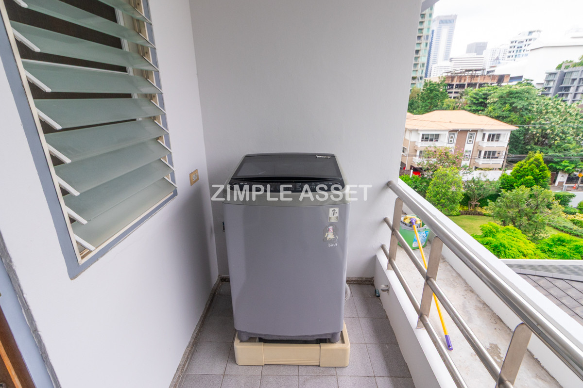 For RentSukhumvit, Asoke, Thonglor : Line ID: @zimple_asset  Residence for Rent in Soi Sawatdi, Sukhumvit. Spacious rooms, fully furnished, prime location.