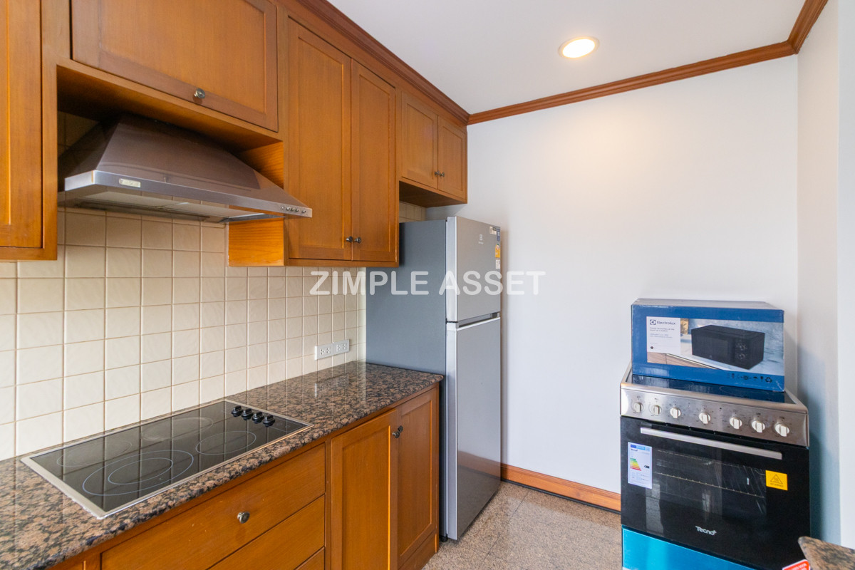 For RentSukhumvit, Asoke, Thonglor : Line ID: @zimple_asset  Residence for Rent in Soi Sawatdi, Sukhumvit. Spacious rooms, fully furnished, prime location.