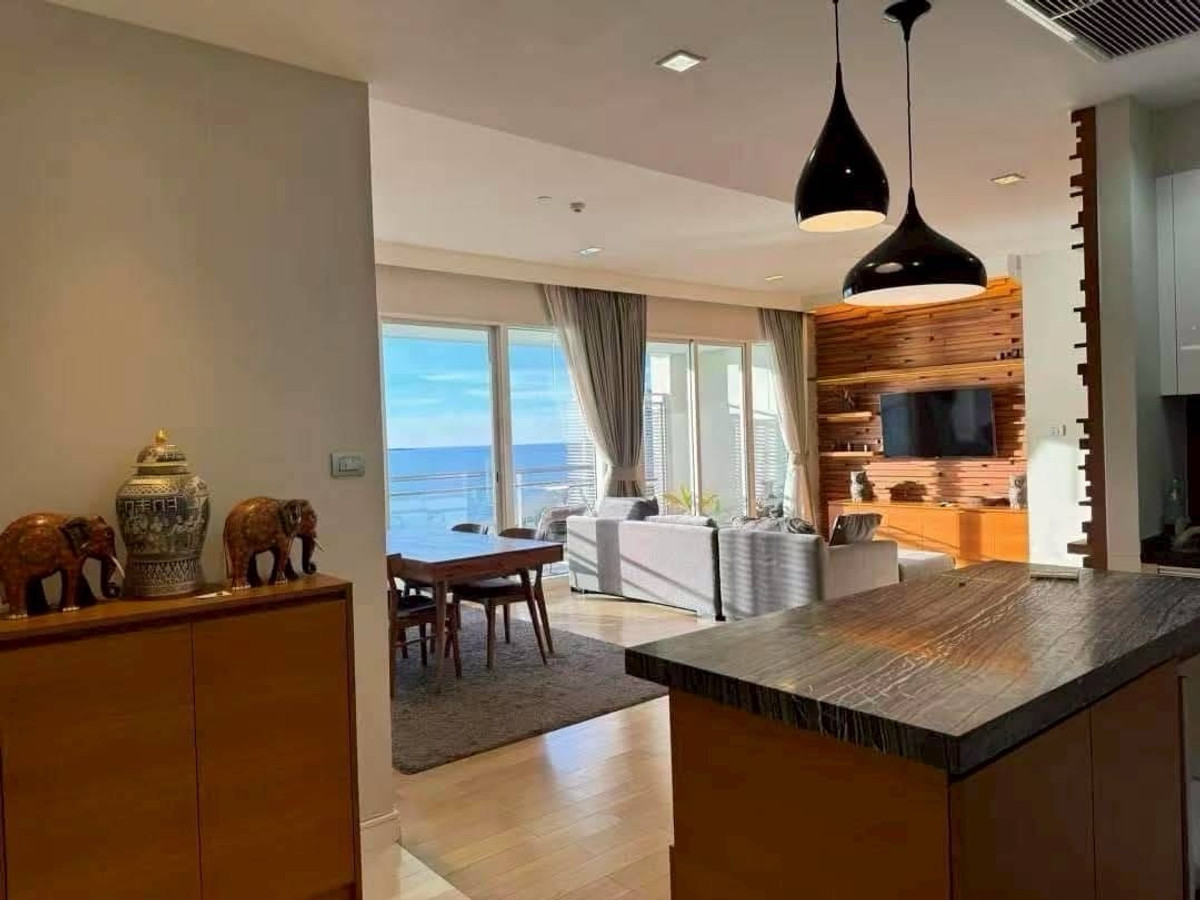 ขายคอนโดพัทยา บางแสน ชลบุรี สัตหีบ : ขายคอนโดวิวทะเล Reflection Jomtien ตึก B ชั้น 25 วิวทะเล360° ขนาด 102 ตร.ม. 1 ห้องนอน ราคา 10,900,000 บาท
