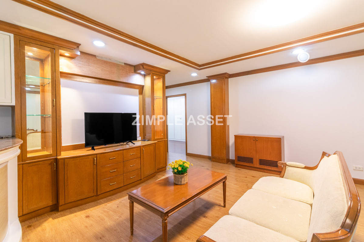 For RentSukhumvit, Asoke, Thonglor : Line ID: @zimple_asset  Residence for Rent in Soi Sawatdi, Sukhumvit. Spacious rooms, fully furnished, prime location.