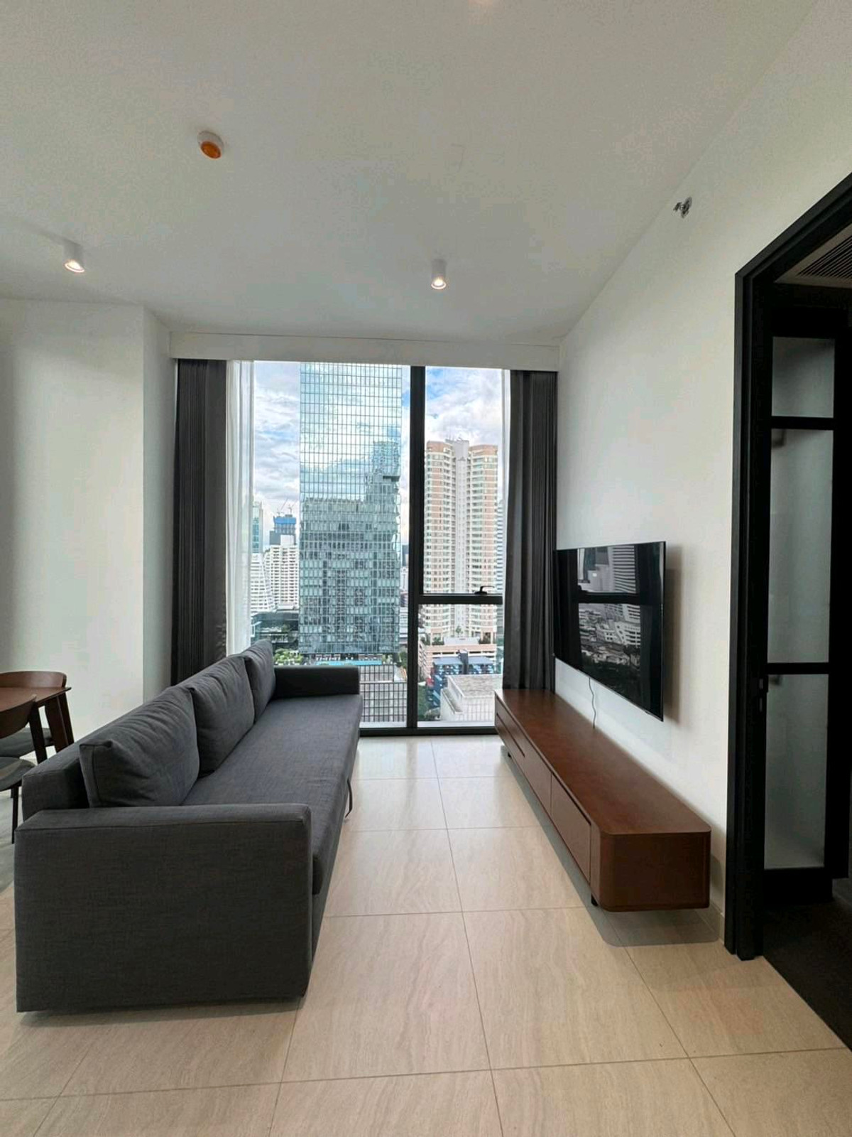 ให้เช่าคอนโดสาทร นราธิวาส : 𝗙𝗢𝗥 𝗥𝗘𝗡𝗧 | Tait Sathorn 12 | 1 Bedroom | 45 Sq.m.
