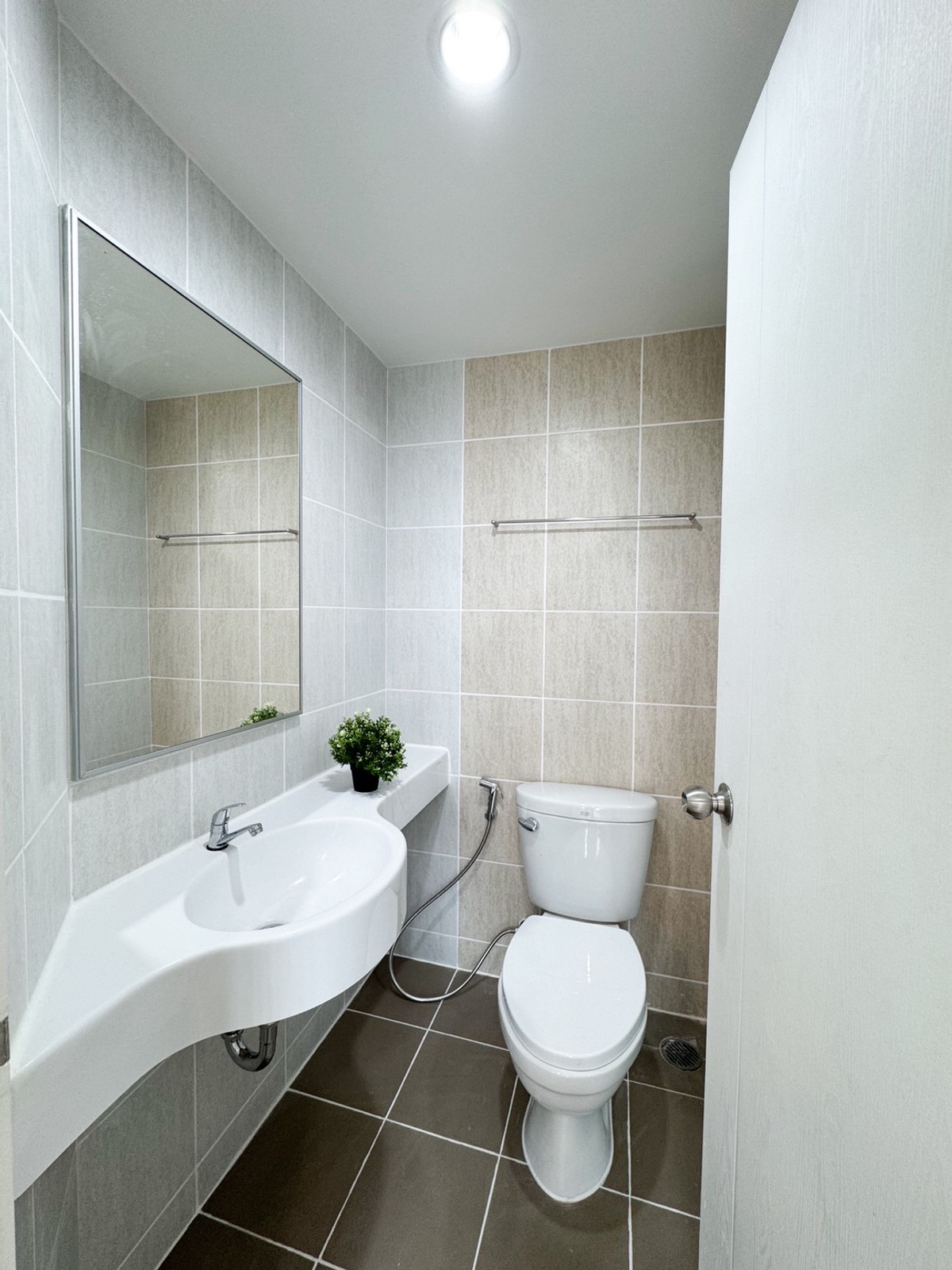 ขายคอนโดพระราม 5 ราชพฤกษ์ บางกรวย : ลุมพินี วิลล์ นครอินทร์ - ริเวอร์วิว ห้องสวยพร้อมเข้าอยู่ ดูแลเรื่องสินเชื่อฟรี