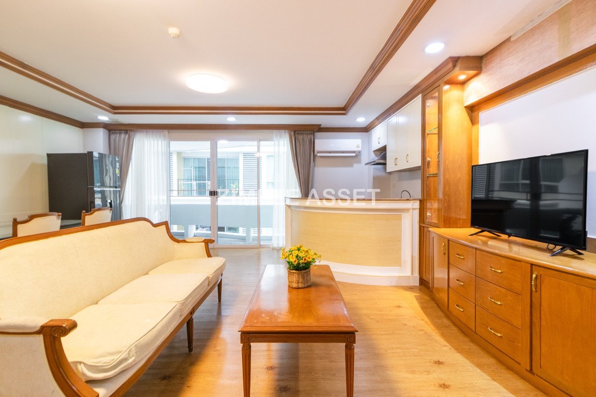 For RentSukhumvit, Asoke, Thonglor : Line ID: @zimple_asset  Residence for Rent in Soi Sawatdi, Sukhumvit. Spacious rooms, fully furnished, prime location.