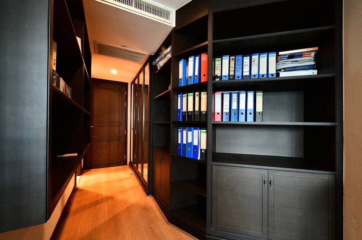 For SaleCondoSathorn, Narathiwat : Condo Sathorn, 3 bedrooms, large size, ready to move in.