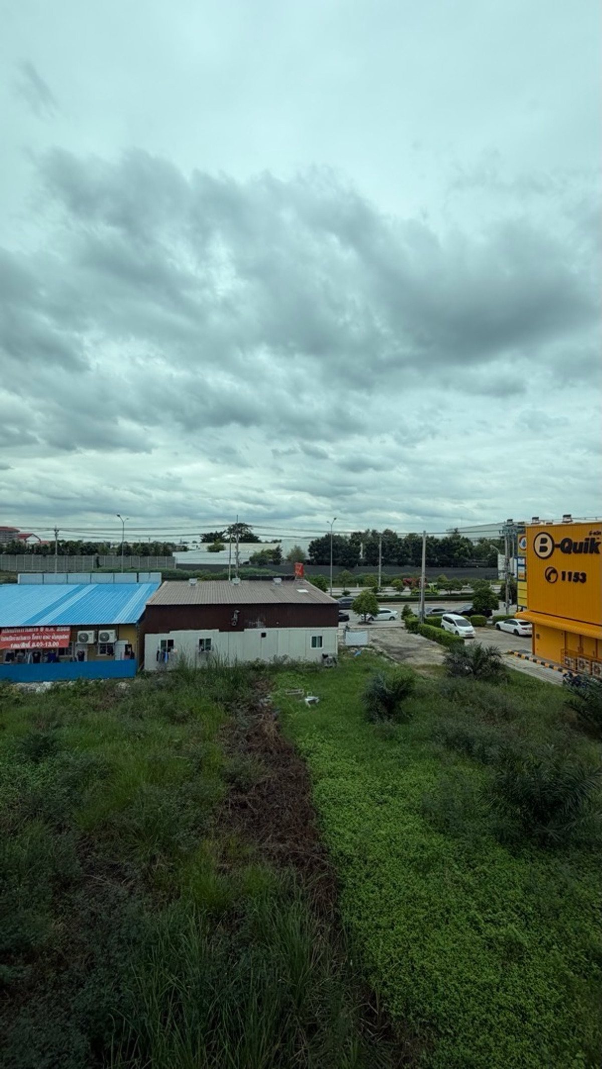 For SaleTownhomePattanakan, Srinakarin : Urgent sale, great price, Navana Define Srinakarin-Rama 9, luxury townhome, 3 floors, large functions, good value, premium location.