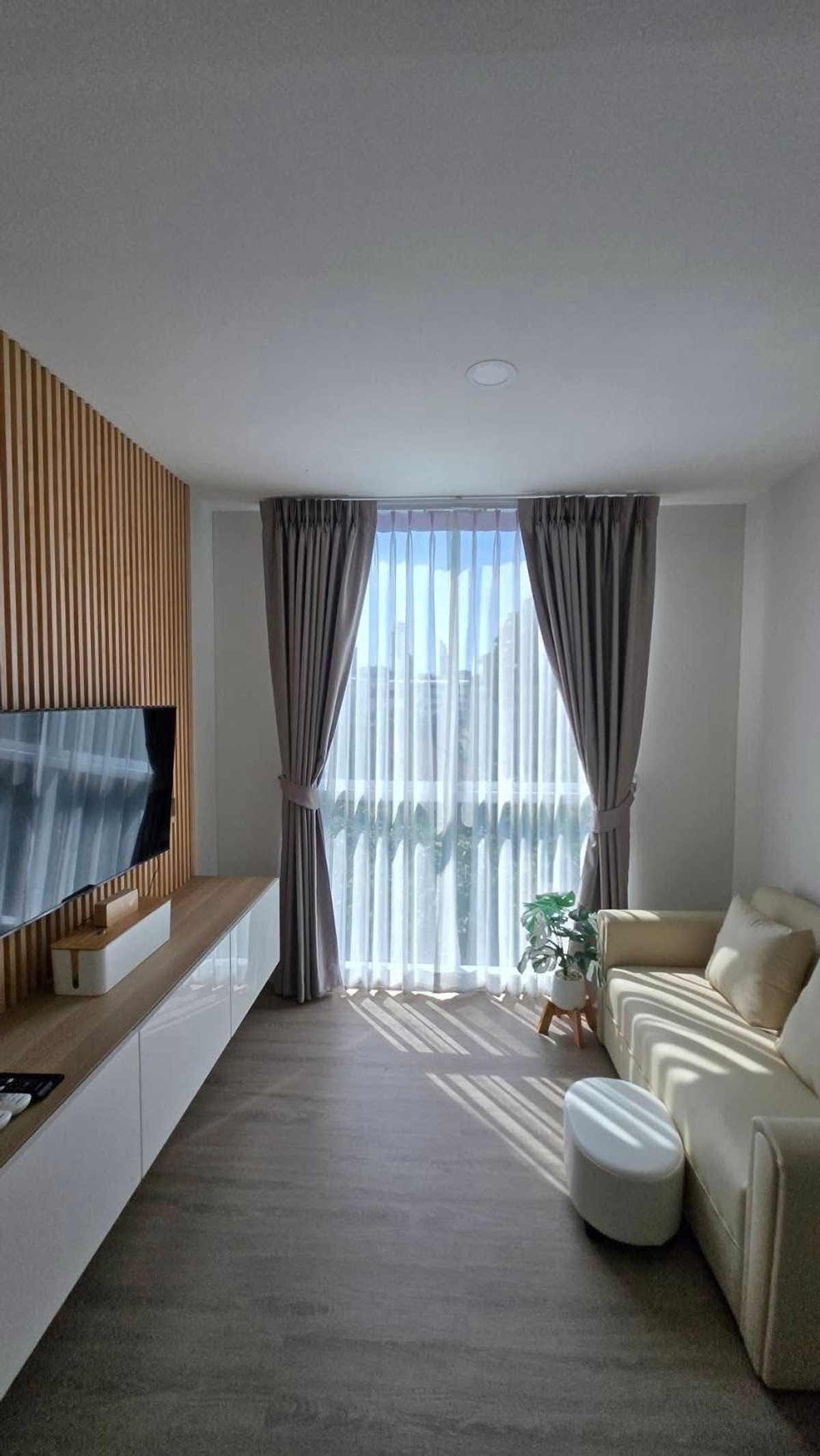 For RentCondoKasetsart, Ratchayothin : ME2500119 Condo for rent, good price, Chateau In Town Ratchayothin, fully furnished, pay less than you think. Near Ratchayothin intersection and BTS Ratchayothin.