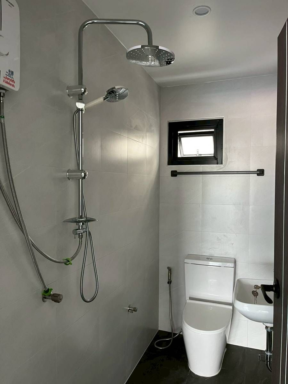 For RentChiang Mai : Line ID: @zimple_asset  Newly Opened Room near Fa Ham Intersection, Chiang Mai, Great location on Chiang Mai–Mae Jo Road with Doi Suthep views from every room. Spacious, new, beautifully designed rooms 🌿✨