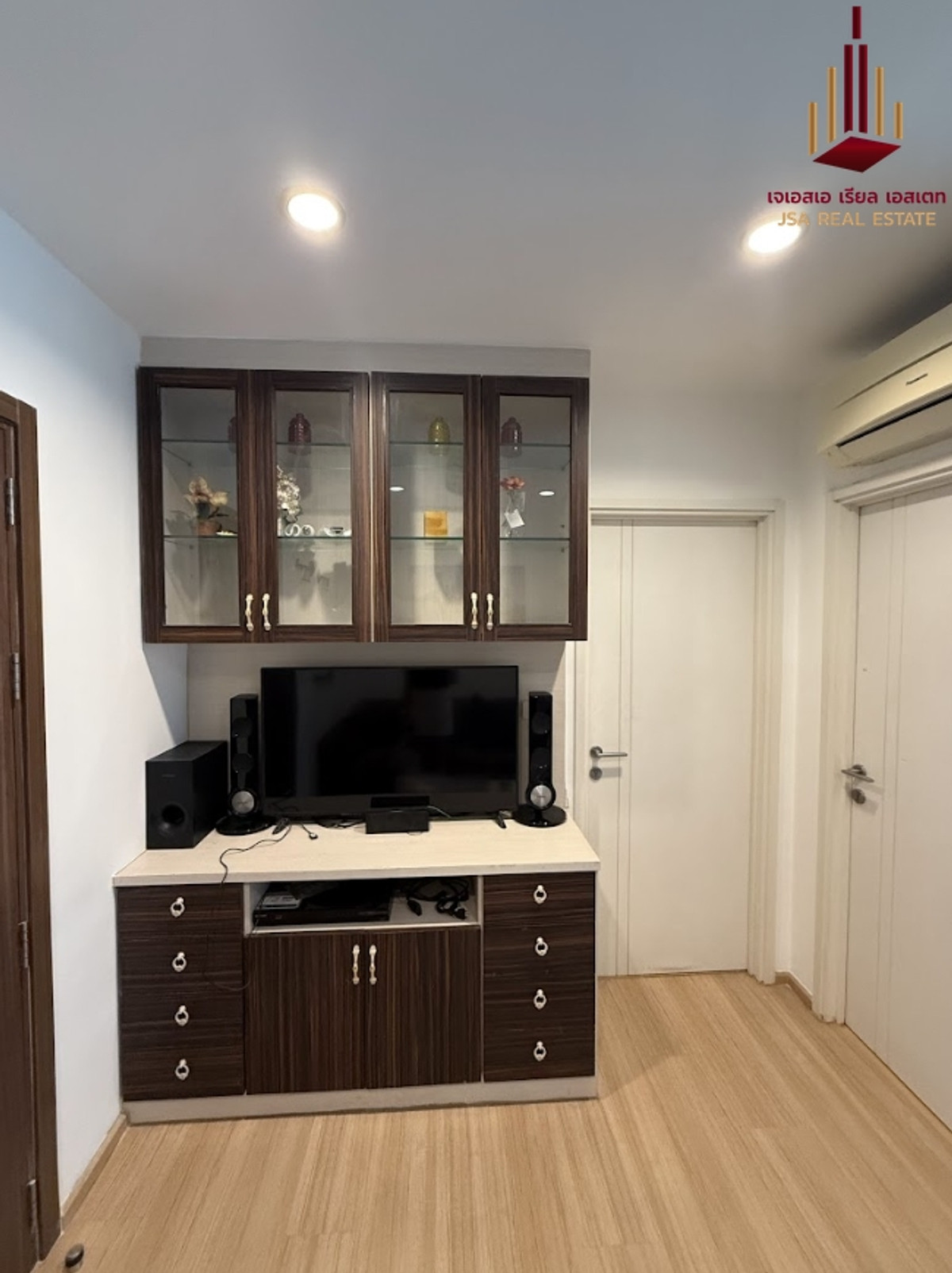 ให้เช่าคอนโดแจ้งวัฒนะ เมืองทอง : ✨ For Rent: The Base Chaengwattana Condo ✨ 💰 Only 10,000 THB/month