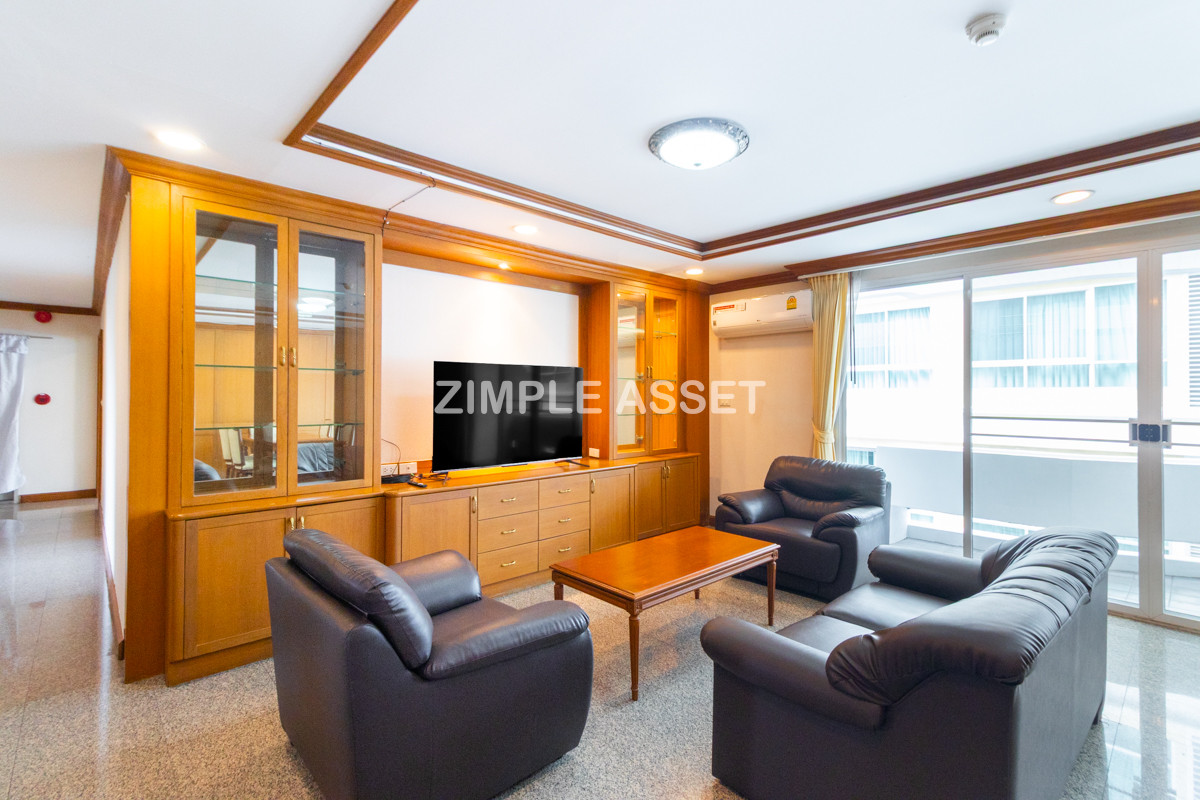 For RentSukhumvit, Asoke, Thonglor : Line ID: @zimple_asset  Residence for Rent in Soi Sawatdi, Sukhumvit. Spacious rooms, fully furnished, prime location.
