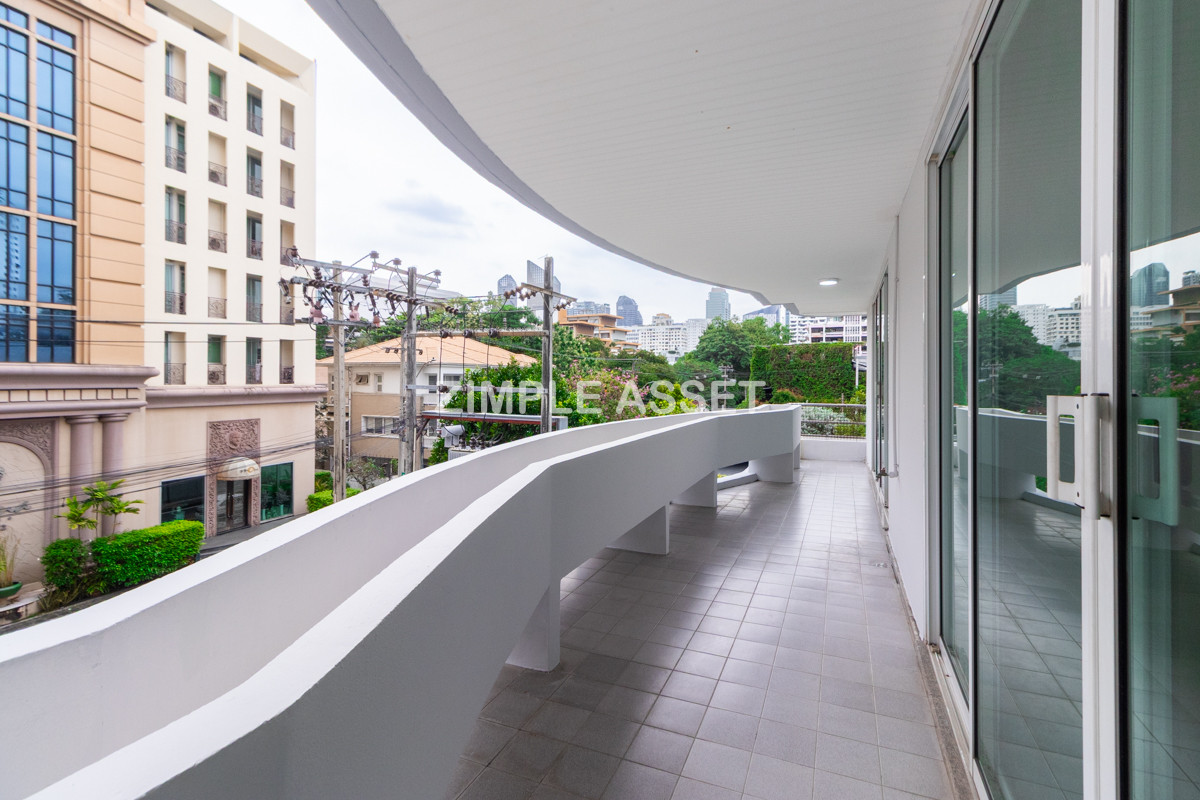 For RentSukhumvit, Asoke, Thonglor : Line ID: @zimple_asset  Residence for Rent in Soi Sawatdi, Sukhumvit. Spacious rooms, fully furnished, prime location.