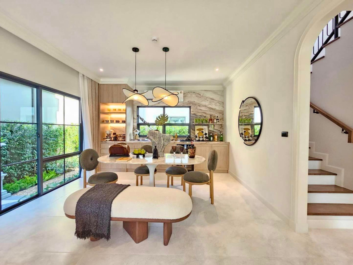 For SaleHouseChaengwatana, Muangthong : Brand new single house for sale at Setthasiri ngamwongwan!!✨ 4 bedrooms, 4 bathrooms, 247 sq m, ready to move in, near Chaengwattana. If interested, call 086-3692224.