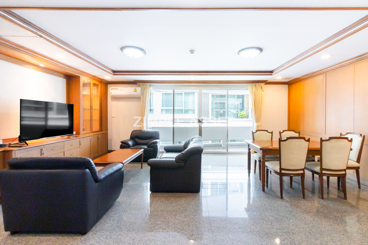 For RentSukhumvit, Asoke, Thonglor : Line ID: @zimple_asset  Residence for Rent in Soi Sawatdi, Sukhumvit. Spacious rooms, fully furnished, prime location.