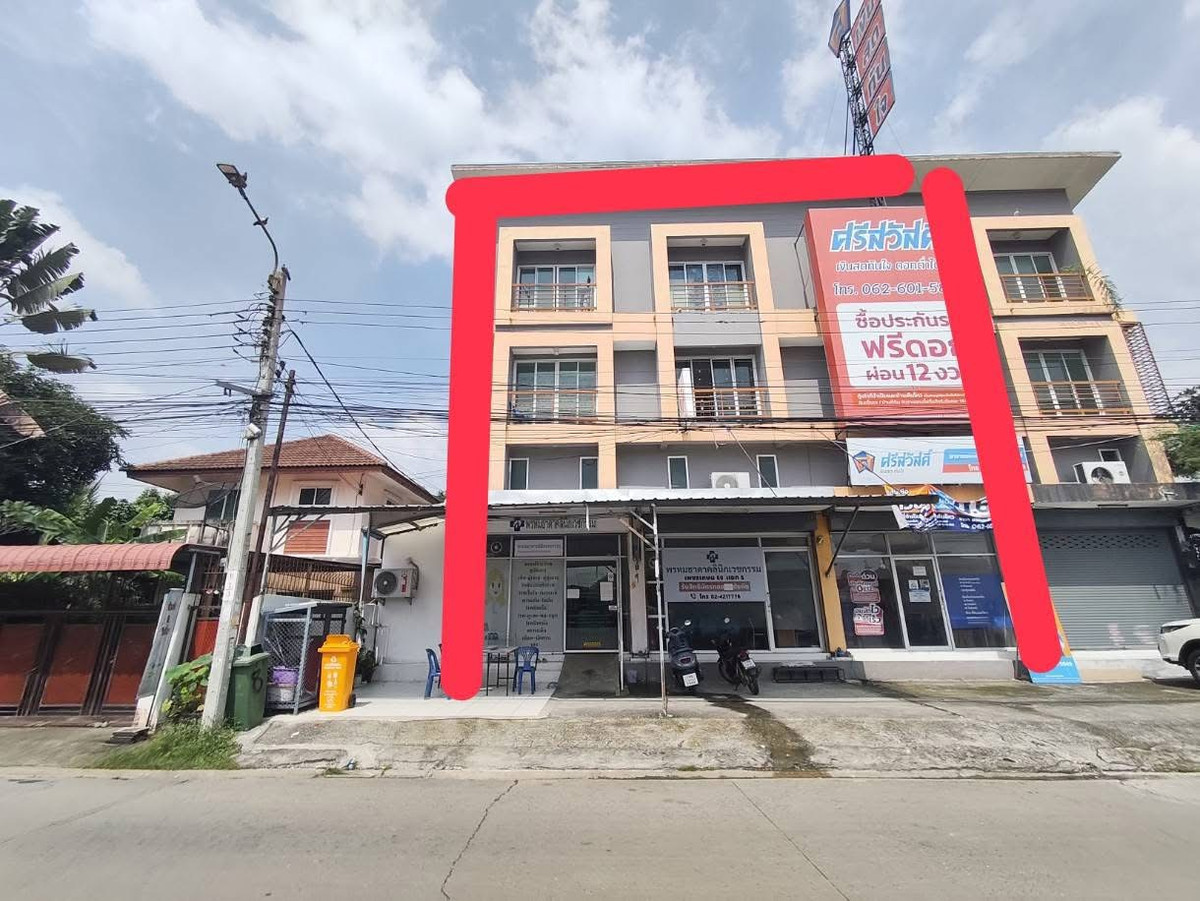 For SaleShop HouseBang kae, Phetkasem : Commercial building for sale, 3 units, 3 and a half floors, Soi Phetkasem 69, Nong Khaem District, Bangkok, area 29.8 sq m, 21.7 sq m, 20 sq m, 3 and a half floors, selling only the building or complete with clinic business. or with tenants Located in Soi