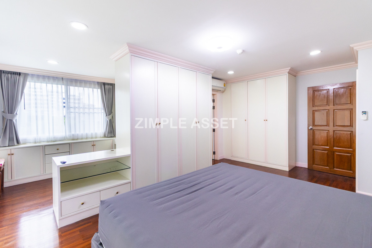 For RentSukhumvit, Asoke, Thonglor : Line ID: @zimple_asset  Residence for Rent in Soi Sawatdi, Sukhumvit. Spacious rooms, fully furnished, prime location.