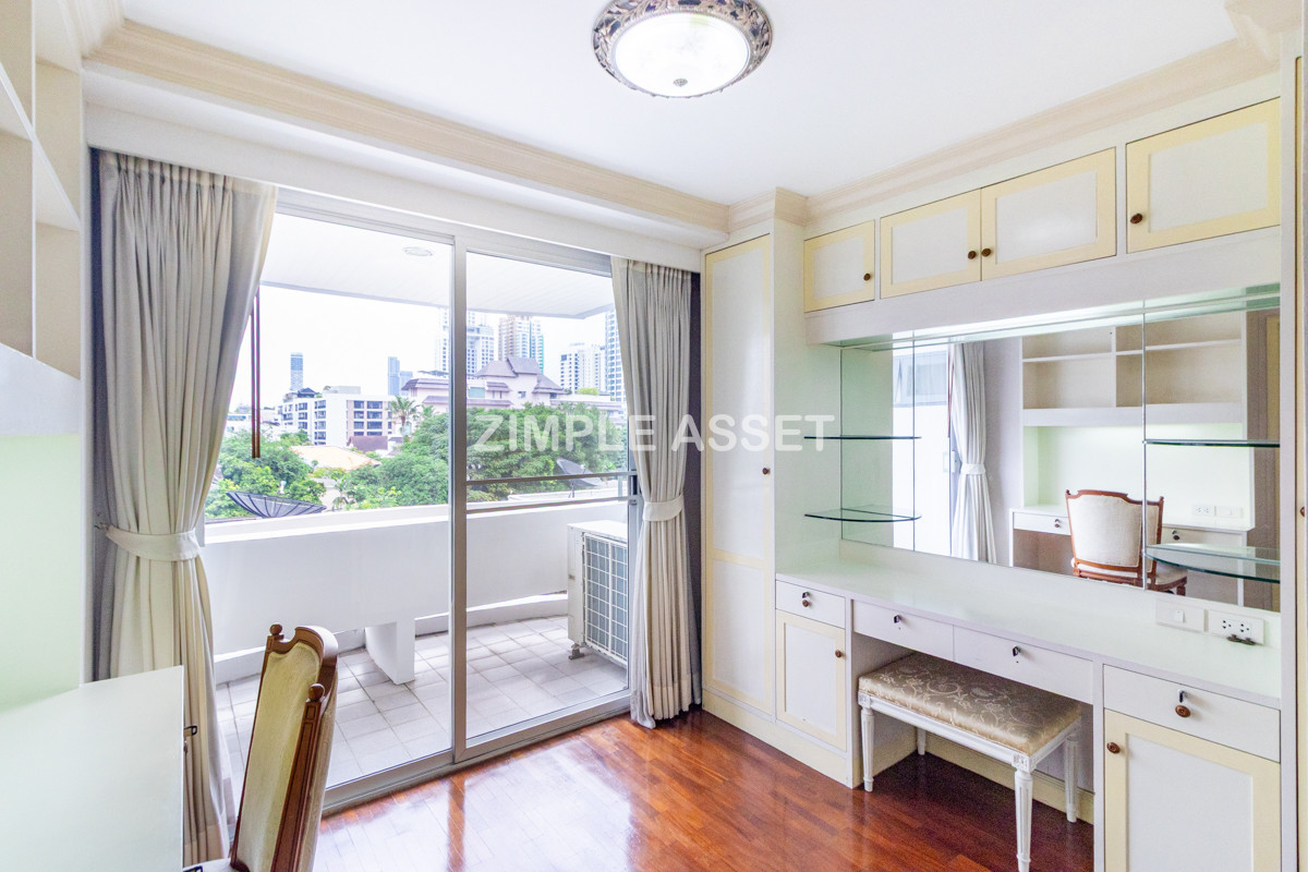 For RentSukhumvit, Asoke, Thonglor : Line ID: @zimple_asset  Residence for Rent in Soi Sawatdi, Sukhumvit. Spacious rooms, fully furnished, prime location.