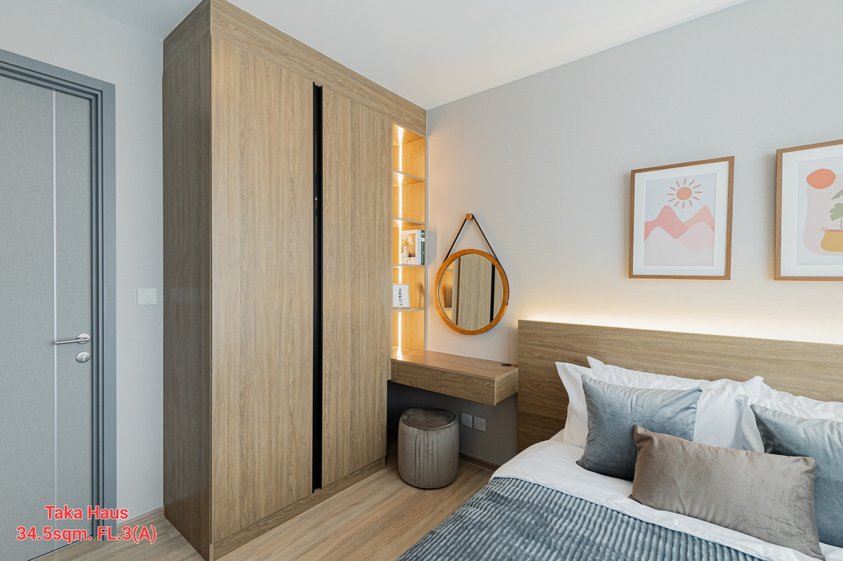 For RentCondoSukhumvit, Asoke, Thonglor : 🔥Urgent Rental🔥 Taka House Ekkamai 12, beautifully decorated, fully furnished, ready to move in, near BTS Ekkamai.