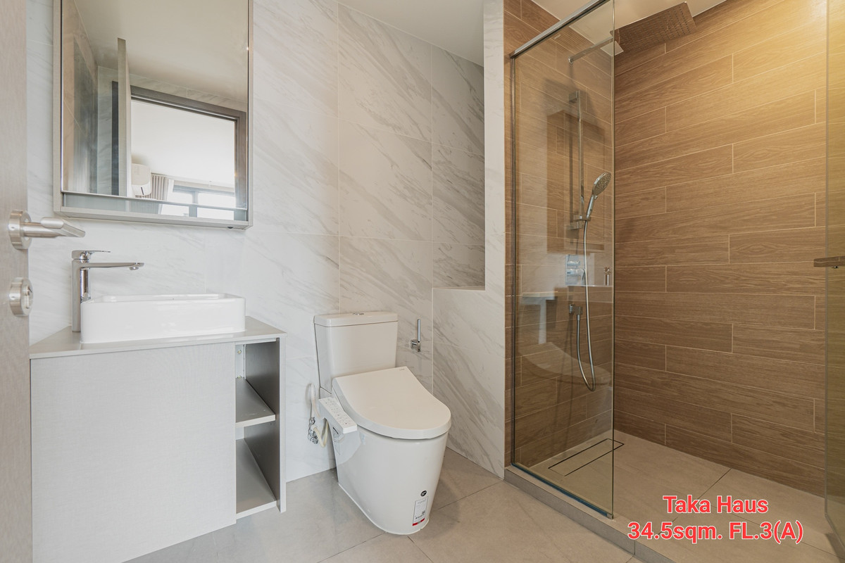 For RentCondoSukhumvit, Asoke, Thonglor : 🔥Urgent Rental🔥 Taka House Ekkamai 12, beautifully decorated, fully furnished, ready to move in, near BTS Ekkamai.