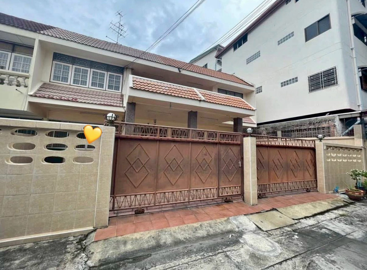 ให้เช่าบ้านปิ่นเกล้า จรัญสนิทวงศ์ : 💛ให้เช่าบ้าน ซอยจรัญสนิทวงศ์ 1💛 ขนาด 90 ตร.ว.  มี 6 ห้องนอน เหมาะสำหรับครอบครัวใหญ่ทำเลใกล้ MRT ท่าพระ เพียง 500 ม.  และใกล้ BTS ตลาดพลู ✅✅ค่าเช่า:40,000 บาท/เดือน 