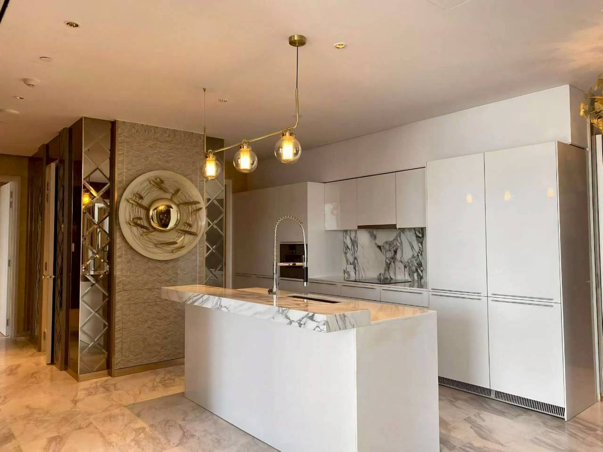 For RentCondoSathorn, Narathiwat : SuperLuxury Four Season Private Residence 3bed4bath 1Maid 212 Sqm Fullyfurnish , Welcome Foreign , Welcome VVIP 360,000 permonth