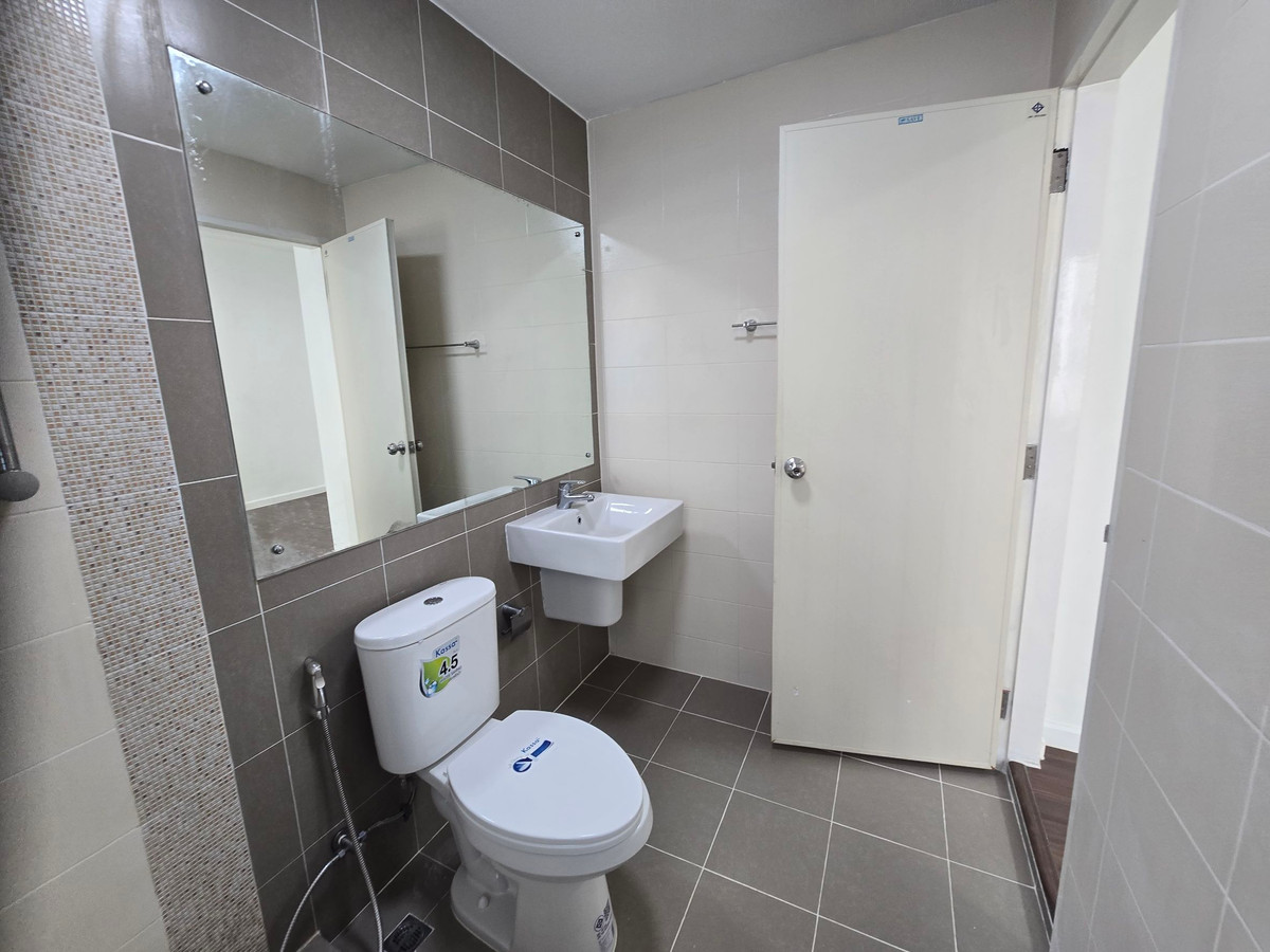 For SaleTownhomeRathburana, Suksawat : 3-story townhome for sale, Town Plus Pracha Uthit, on an area of ​​18.8 sq m. Newly renovated, ready to move in.