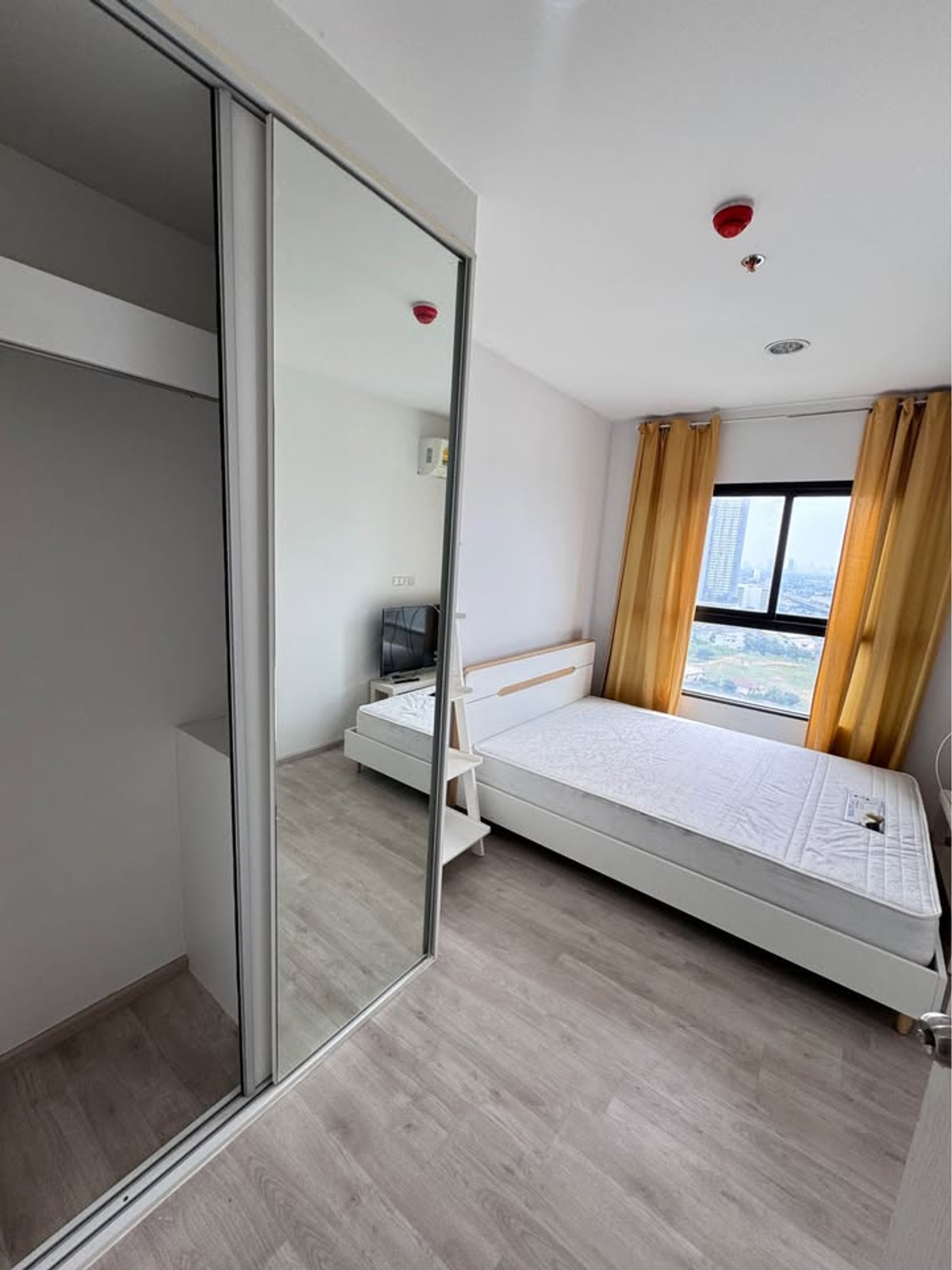 For RentCondoNonthaburi, Bang Yai, Bangbuathong : For rent: Plum Condo Central Station Phase 2, 20th floor (with washing machine)