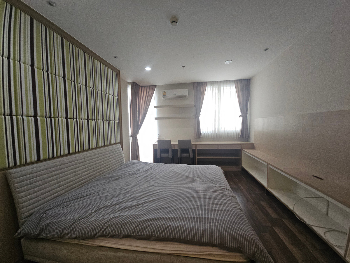 For RentCondoWitthayu, Chidlom, Langsuan, Ploenchit : (Not accept agent)For rent The Ratchadamri THE RAJADAMRI 58,000 Baht/month, 2bed2bath, 112 sqm, ready to move in.