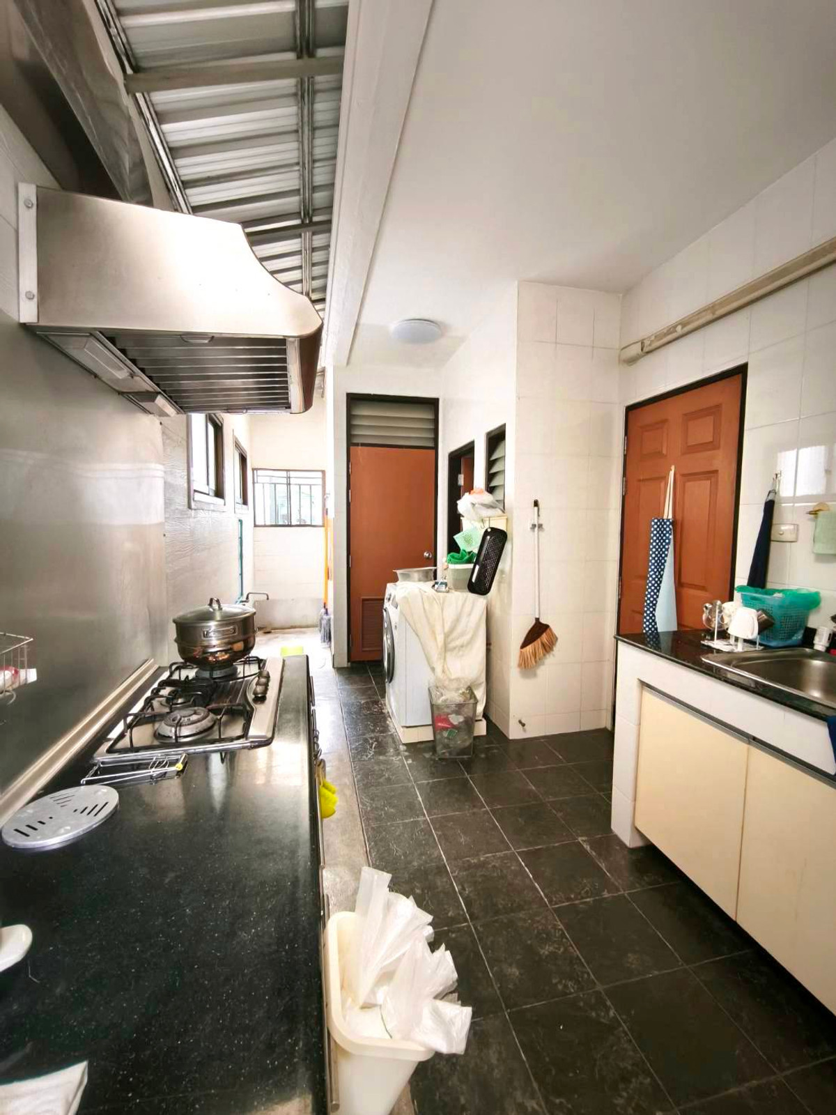 ขายบ้านอ่อนนุช อุดมสุข : 17/2/2026, บ้านเดี่ยว อารียา คาซ่า อ่อนนุช ใกล้ BTSอ่อนนุช บ้านเดี่ยว 3 ชั้น  หันหน้าทิศใต้