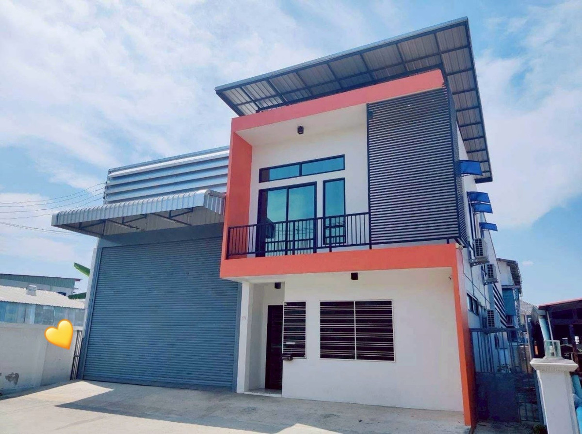 For RentWarehousePathum Thani,Rangsit, Thammasat : 💛 Warehouse for rent, Lam Luk Ka, Khlong 4 💛 Purple area Usable area: 350 sq m. There is an office on the upper and lower floors. With a team of technicians to take care of you 24 hours a day.