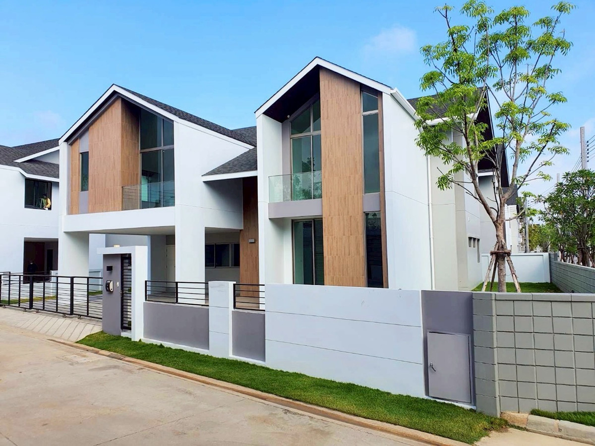 ขายบ้านบางนา แบริ่ง ลาซาล : ขายเนอวานา เอเลเม้นท์ บางนา บ้านเดี่ยวหลังใหญ่ไม่เคยอยู่ Nirvana Element Bangna ติดคอมมูนิตี้มอลล์