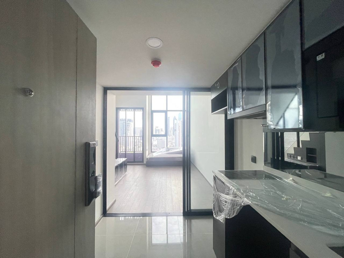 For RentCondoSiam Paragon ,Chulalongkorn,Samyan : Park Origin Chula Samyan【𝐑𝐄𝐍𝐓】🔥Luxury modern style, sharp lines and dark tones create a very elegant and expensive mood🔥 Contact Line ID: @hacondo