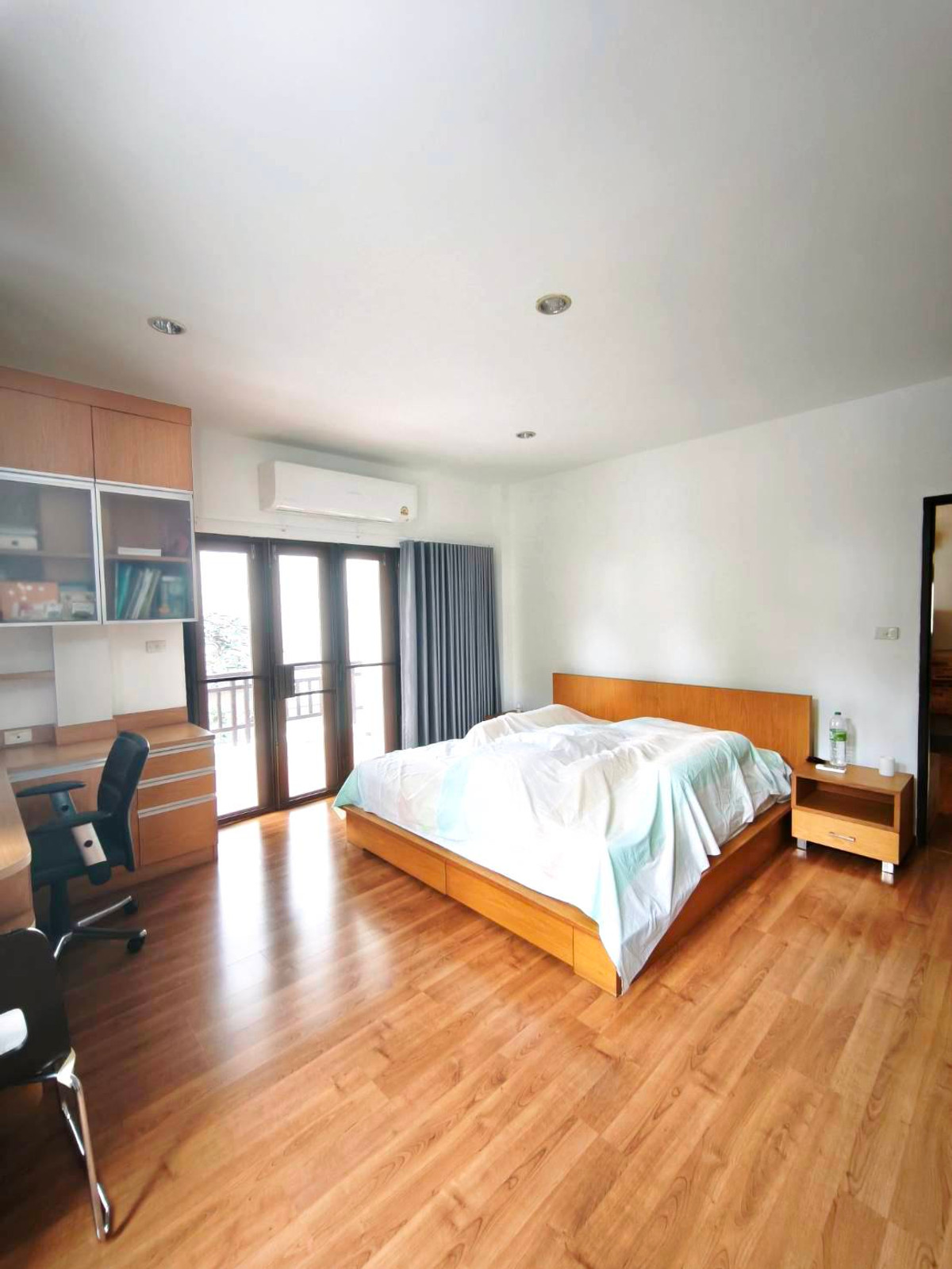 ขายบ้านอ่อนนุช อุดมสุข : 17/2/2026, บ้านเดี่ยว อารียา คาซ่า อ่อนนุช ใกล้ BTSอ่อนนุช บ้านเดี่ยว 3 ชั้น  หันหน้าทิศใต้