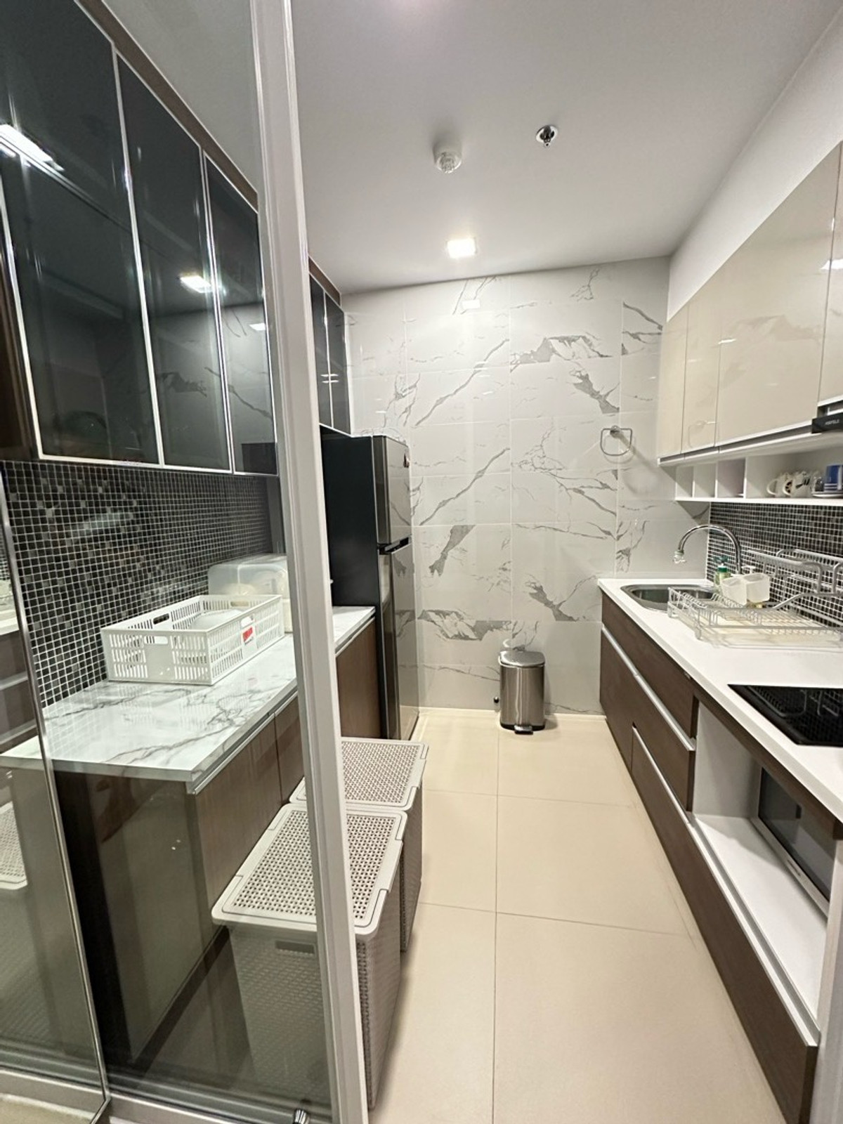 For SaleCondoRatchathewi,Phayathai : Supalai Elite Payathai【𝐒𝐄𝐋𝐋 & 𝐑𝐄𝐍𝐓】🔥A luxurious, airy room with a warm, soft tone. Fully decorated with every detail, it gives off a premium, mature vibe.🔥 Contact Line ID: @hacondo