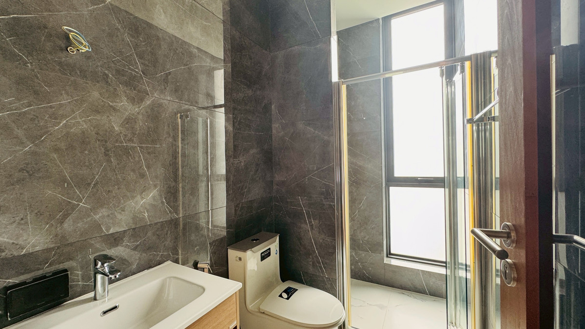 ขายบ้านเสรีไทย-นิด้า : ขายบ้านเดี่ยวหรู 3 ชั้น – 39 Exclusive รามคำแหง 108  พื้นที่ดิน 125 ตร.ว.  พื้นที่ใช้สอย 750 ตารางเมตร 8 ห้องนอน + ห้องแต่งตัว 10 ห้องน้ำ 2 ห้องครัว (ไทย + ฝรั่ง) 2 ห้องรับประทานอาหาร