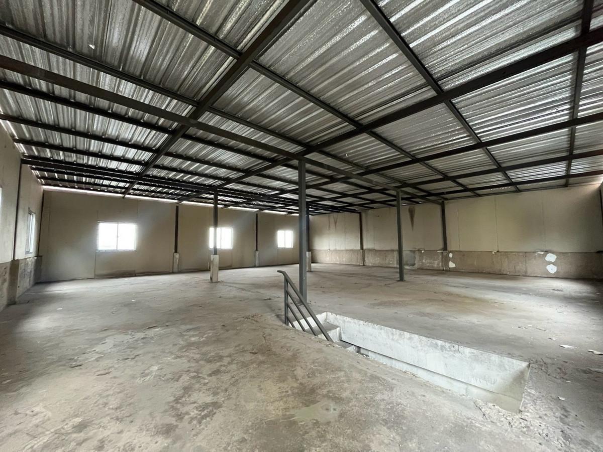 For RentWarehousePattanakan, Srinakarin : Warehouse, commercial building on the main road Phatthanakan - Prawet, near the airport / Lat Krabang / Motorway Chonburi and Bangna-Trad Road.