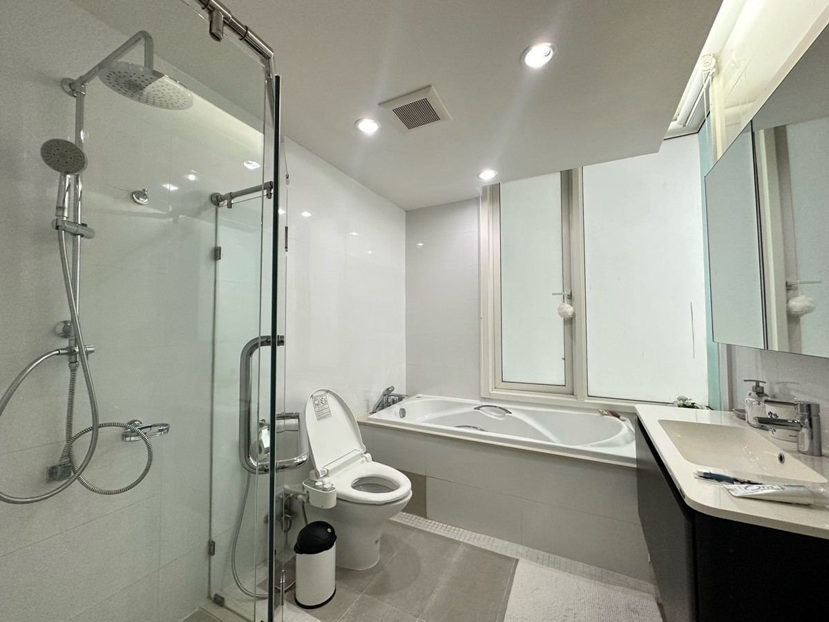 For RentCondoSukhumvit, Asoke, Thonglor : 1 Bed for rent close to BTS Phromphong.