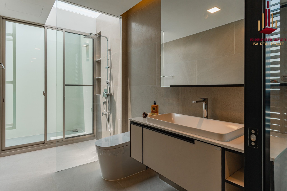 For RentHousePattanakan, Srinakarin : ✨ For Rent: VIVE Rama 9✨ 💰 Only 230,000 THB/month