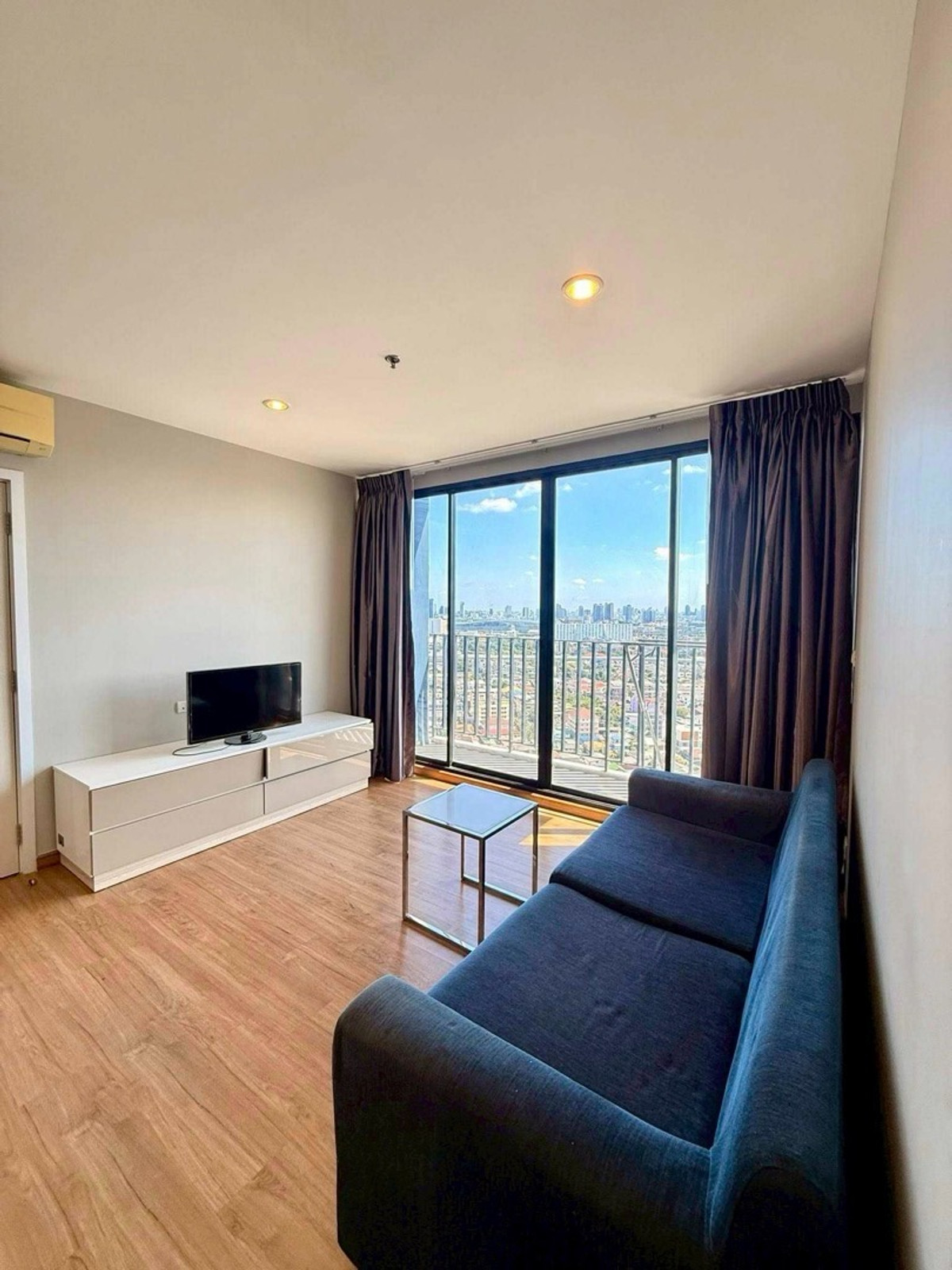 ให้เช่าคอนโดบางซื่อ วงศ์สว่าง เตาปูน : @condocurator📍ให้เช่า The Tree Interchange รูปแบบ 2 ห้องนอน เฟอร์นิเจอร์ครบ [PM4491]