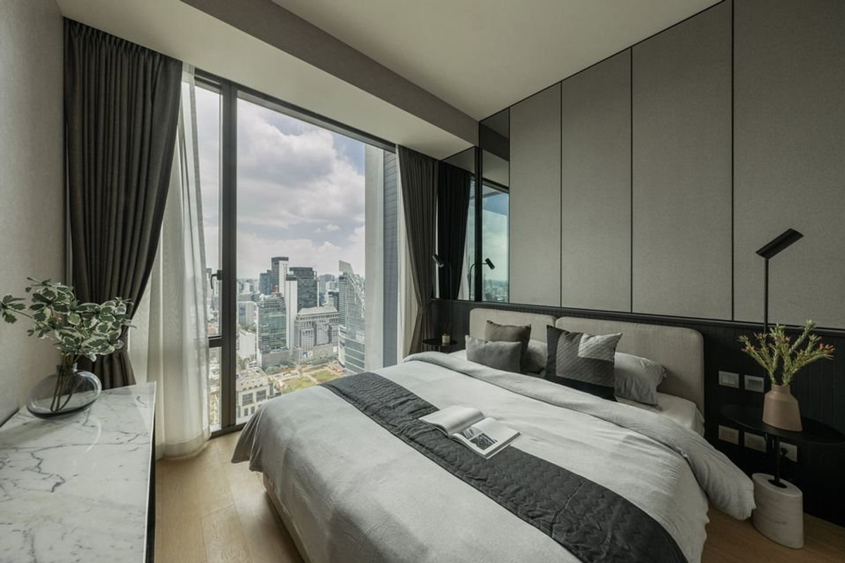 For RentCondoWitthayu, Chidlom, Langsuan, Ploenchit : 28 Chidlom【𝐒𝐄𝐋𝐋 & 𝐑𝐄𝐍𝐓】🔥Luxury minimalist, white-cream tone, high-end style, clean and simple like a 5-star hotel🔥 Contact Line ID: @hacondo