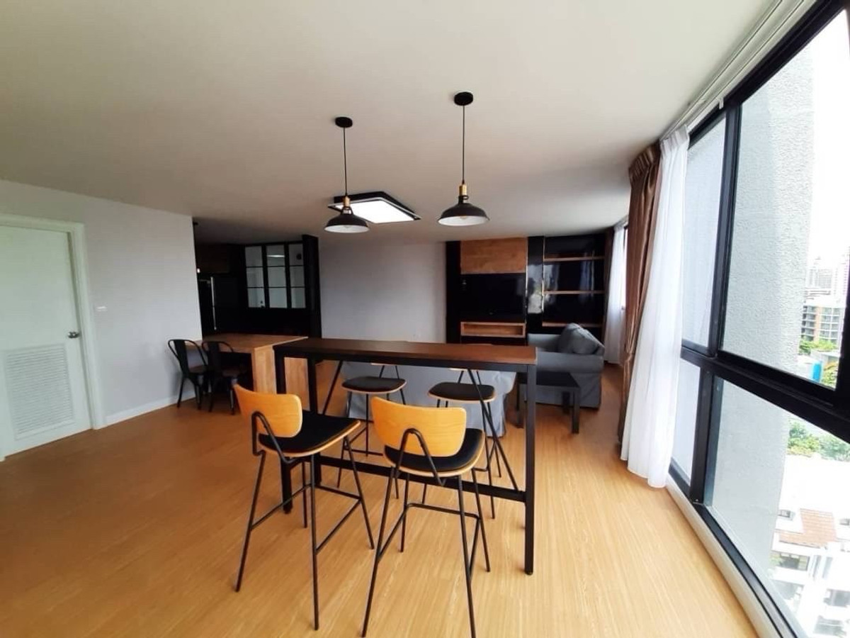 For SaleCondoSukhumvit, Asoke, Thonglor : 🏬 Urgent sale..with tenant 🏬 The Prestige Sukhumvit 49 2Bed 2Bath 133 sq m. 🏊🏻 Pool view