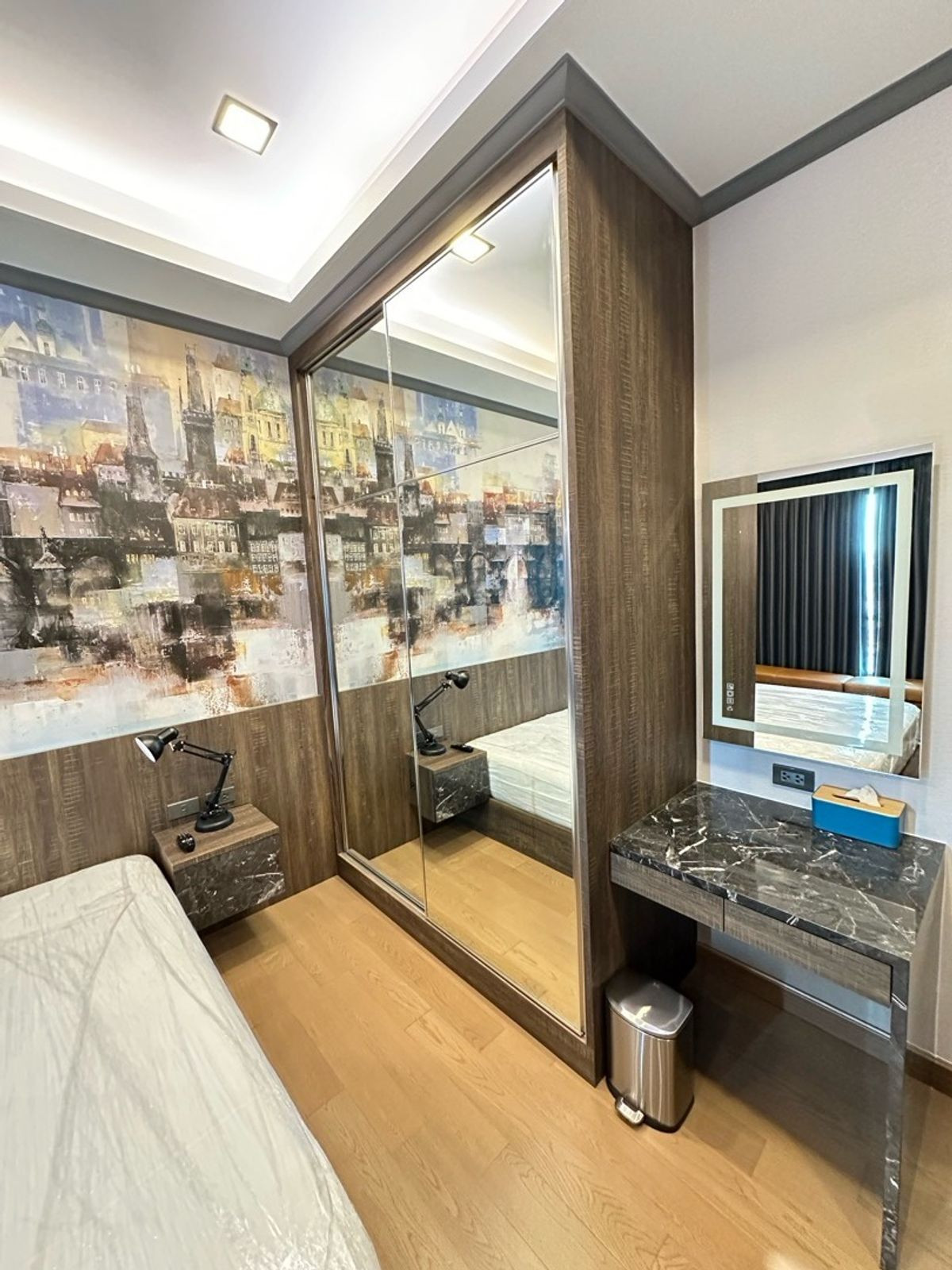 For SaleCondoRatchathewi,Phayathai : Supalai Elite Payathai【𝐒𝐄𝐋𝐋 & 𝐑𝐄𝐍𝐓】🔥A luxurious, airy room with a warm, soft tone. Fully decorated with every detail, it gives off a premium, mature vibe.🔥 Contact Line ID: @hacondo