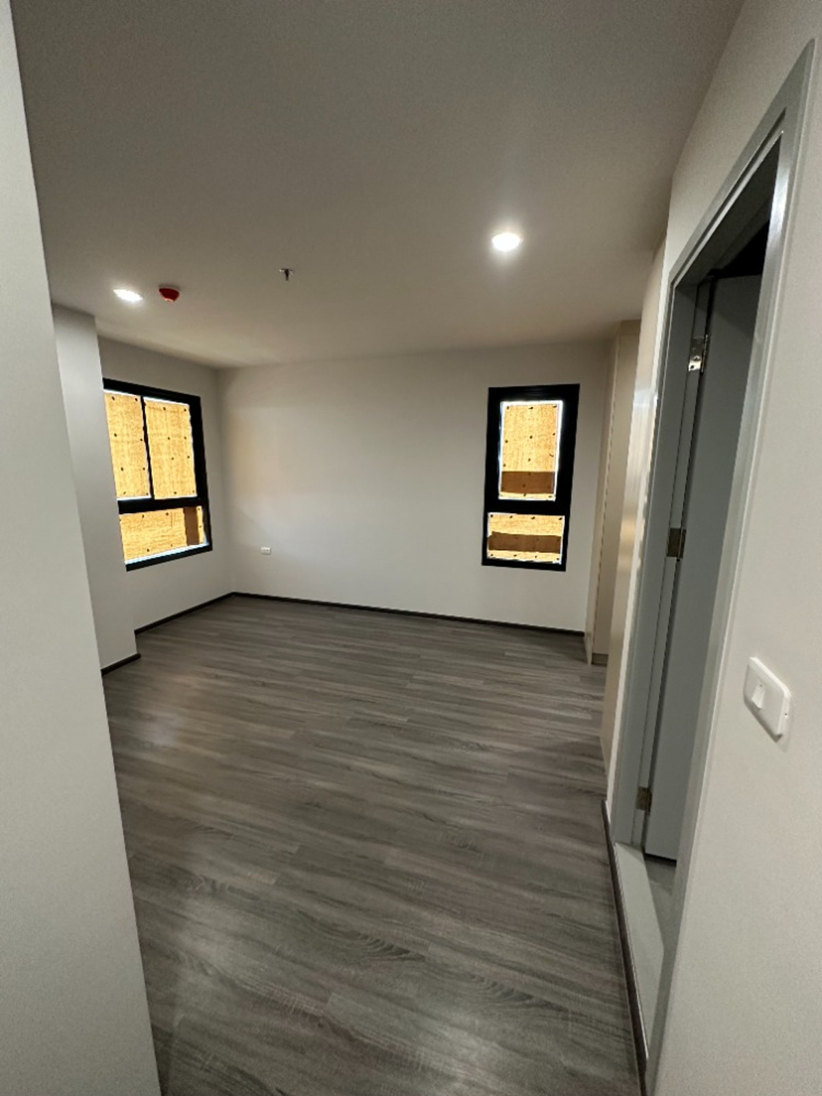 ขายคอนโดสยาม จุฬา สามย่าน : Ideo Chula Samyan【𝐒𝐄𝐋𝐋 & 𝐑𝐄𝐍𝐓】🔥มินิมอลอบอุ่น เฟอร์เรียบสวยดีไซน์โค้งมน ให้บรรยากาศน่าพักแบบญี่ปุ่นโมจิ🔥 ติดต่อไลน์ไอดี: @hacondo